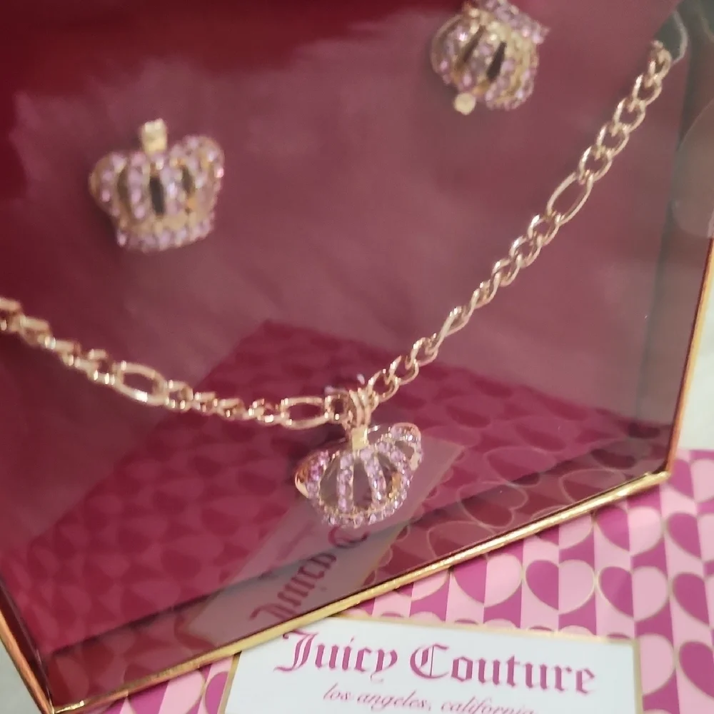 ▪️Juicy Couture▪️Crown Pendant & Stud Pink Crystal Embellushed Earring Set